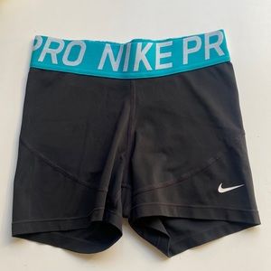 Nike Pro 3” Women Small Waist 24” Fitted Shorts Black Blue Training Compression